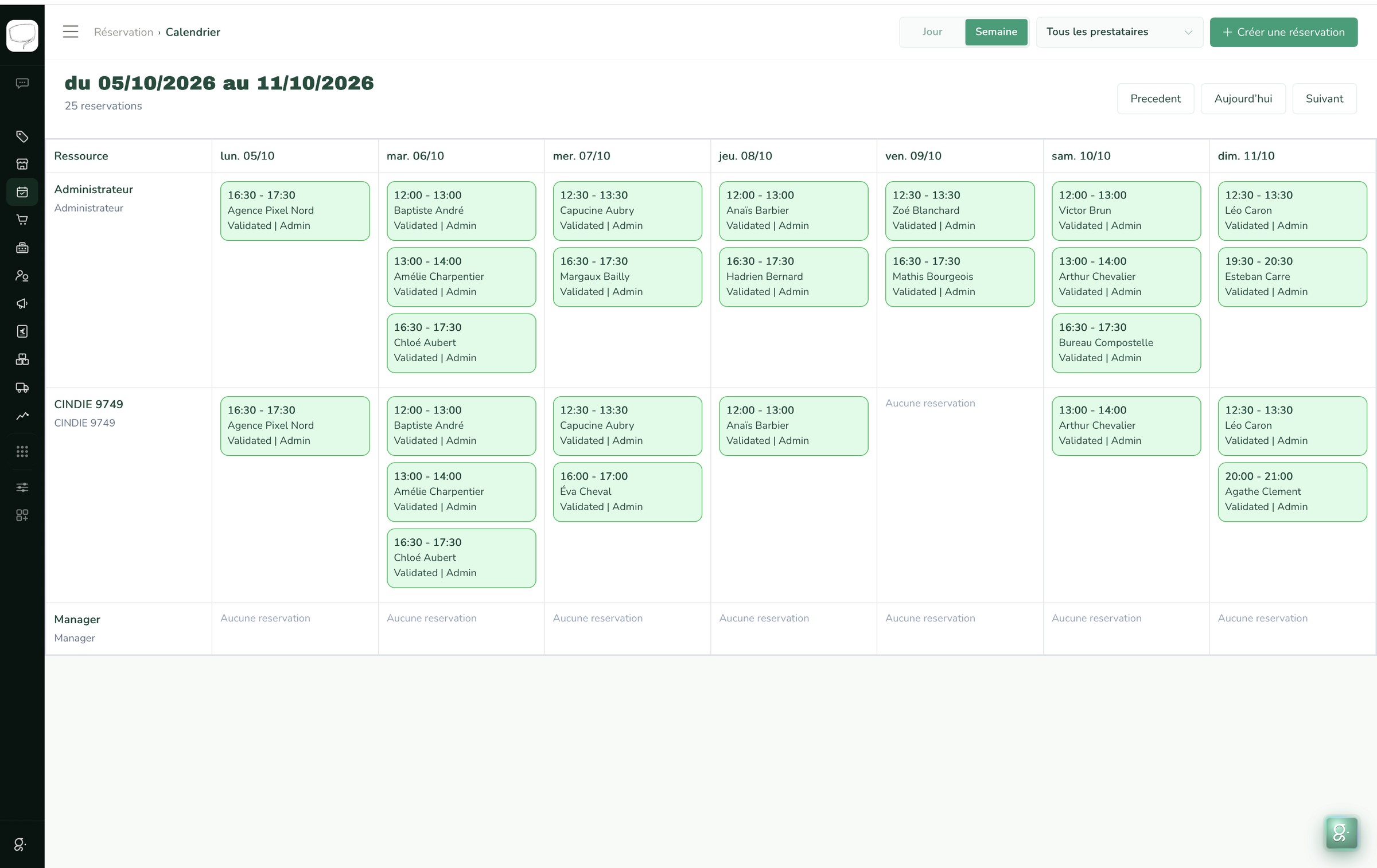 Gillia: the booking schedule, with the week's bookings by provider, and the screen for creating a booking